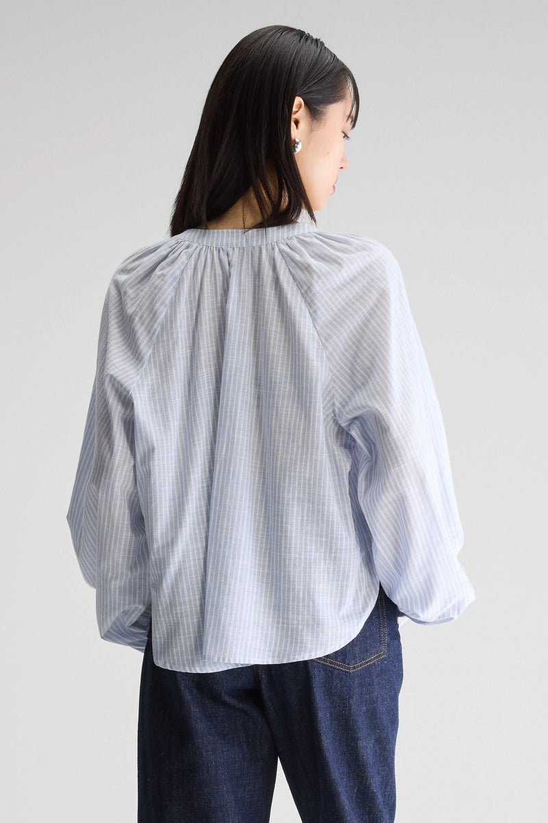 Camicia righe azzurre scollo V